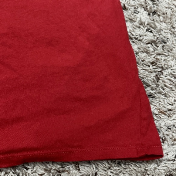 Guess Sequin Logo Triangle Red Baby Tee Women’s Size Medium T-Shirt Y2K - Picture 13 of 14